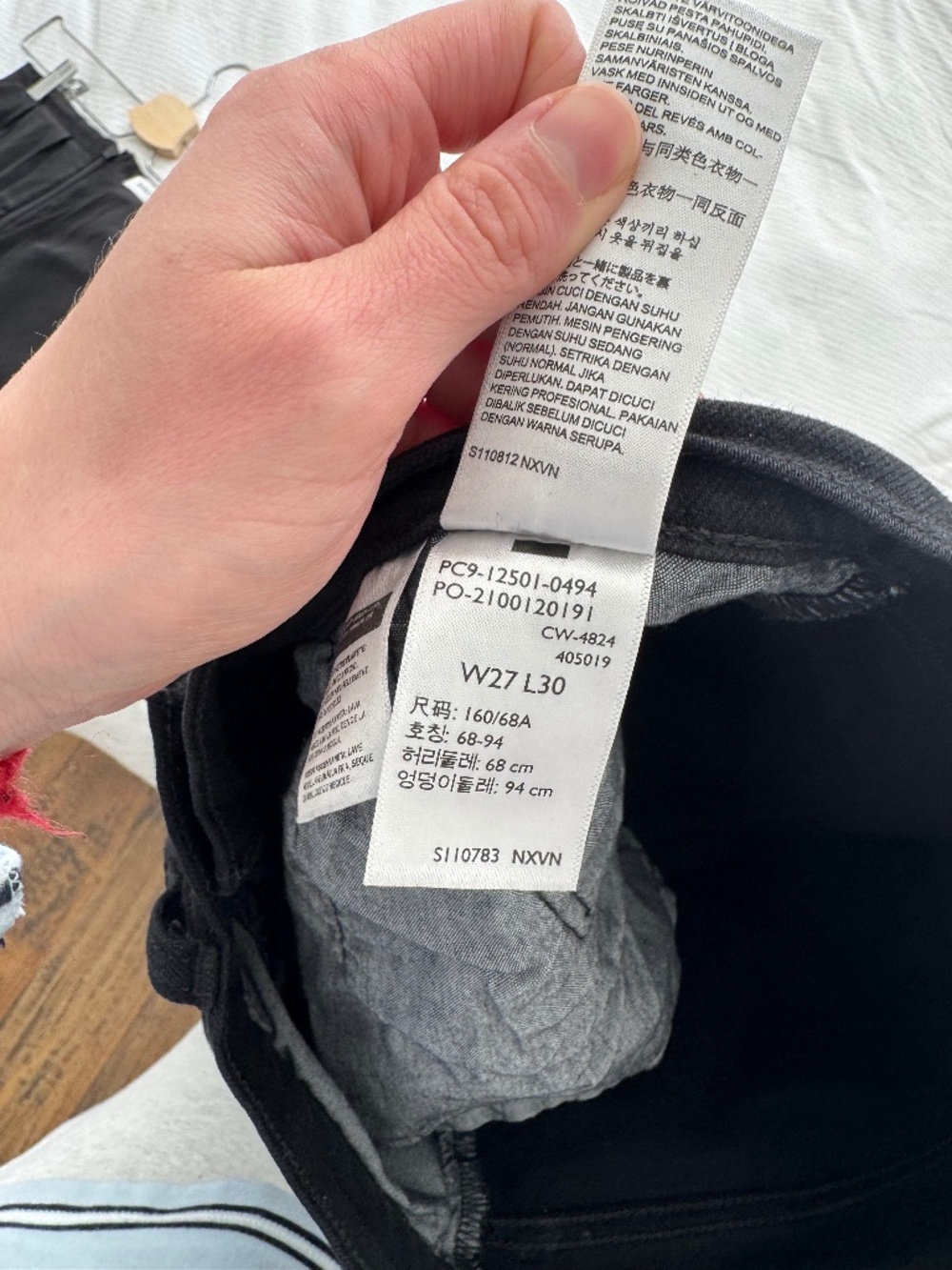 Black Levi Jeans - 501's - Worn Once Size 27 L30 - Picture 2 of 3